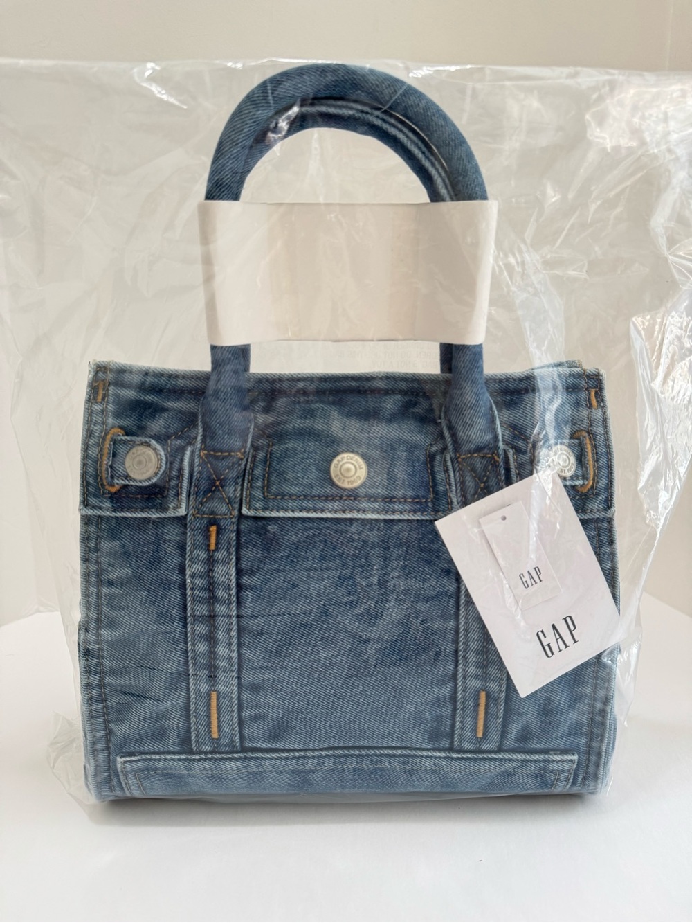 GAP Small Denim Five Pocket Tote Light Wash Blue Crossbody NWT Sealed 1181521